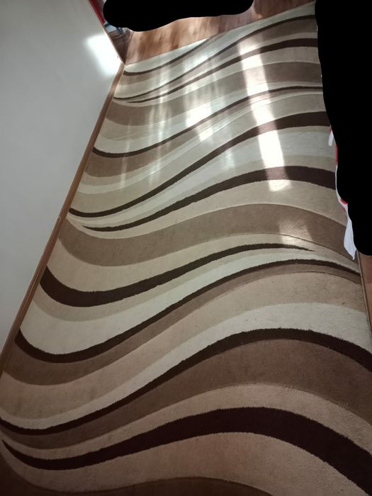 Продается ковер в хорошем состоянии