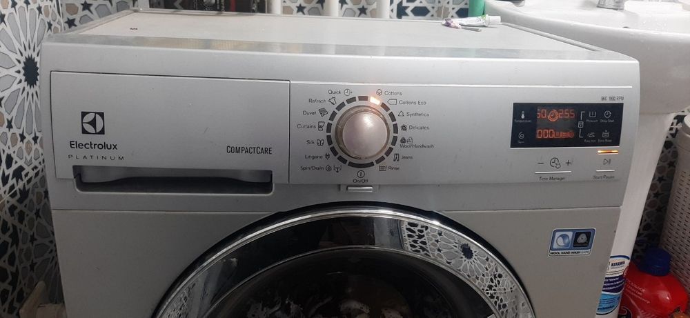 Kir moshina sotiladi buzilgan