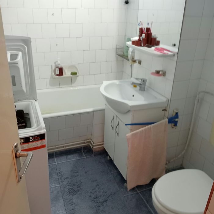 Închiriez apartament 2 camere vasile aaron