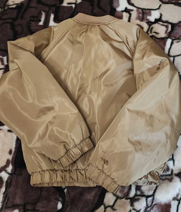 Пролетно-есенно яке в златисто