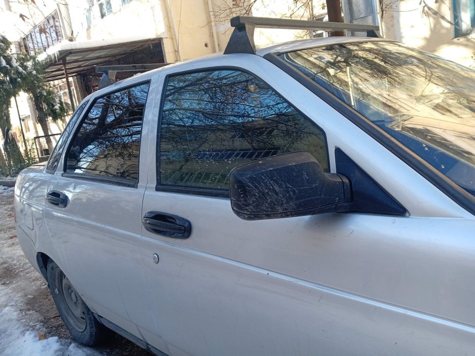 Приора сотилади срочна