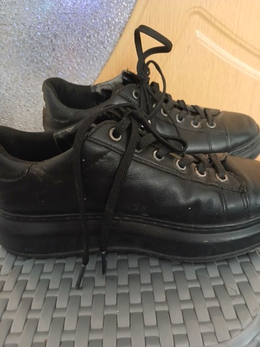 Karl Lagerfeld marimea 37