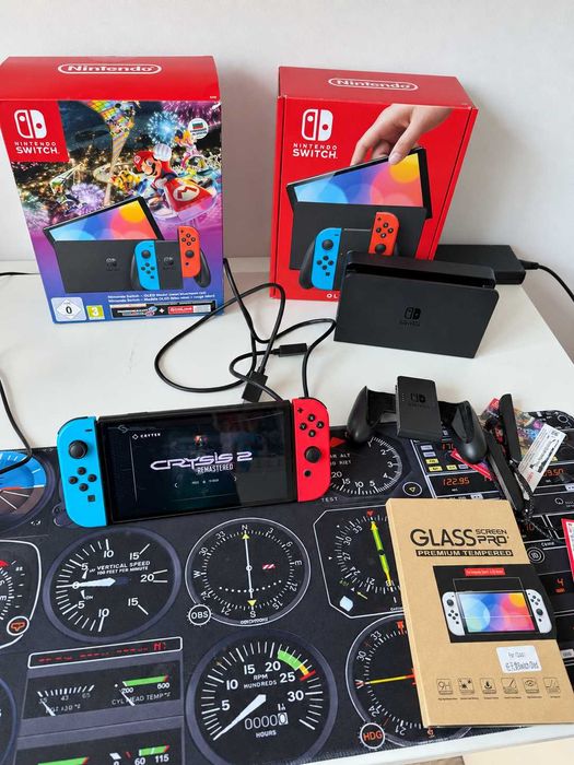 Nintendo Switch OLED 64GB с докинг станция, чанта и кутия