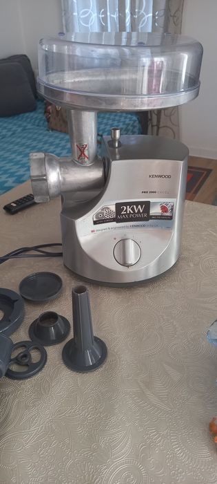 Masina de tocat Kenwood 2000 Pro Excel