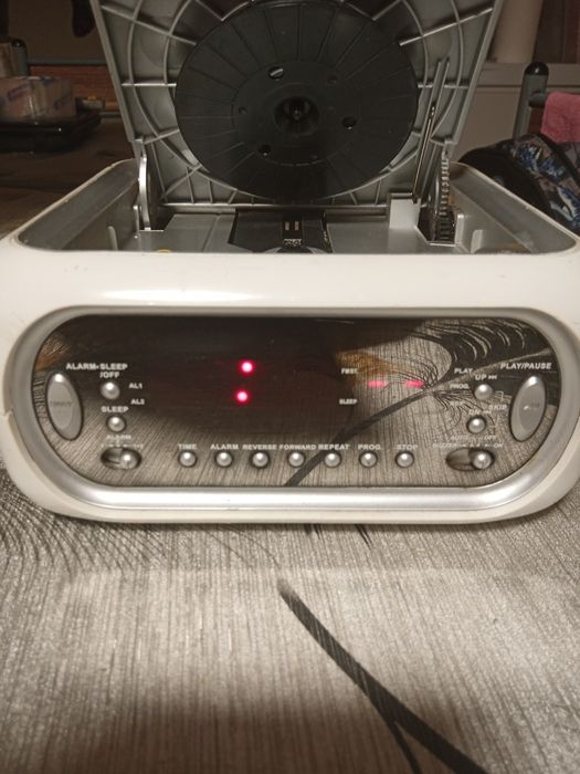 Radio cu SD și ceas cu alarma Germania