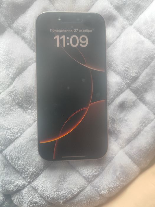 iPhone 16 pro нормальный не битый четкий все тянет