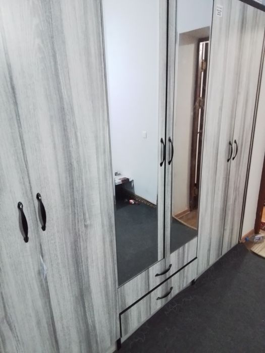 Shkaf sotiladi tezda