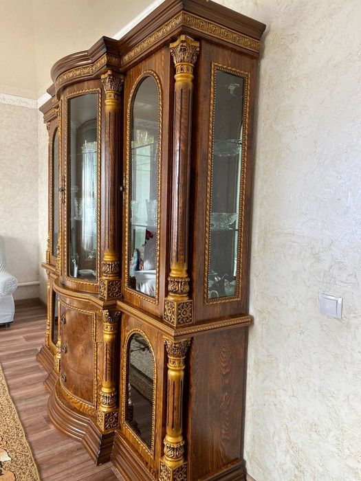 Сервант в гостиную