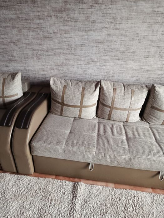 Продам комплект мягкой мебели