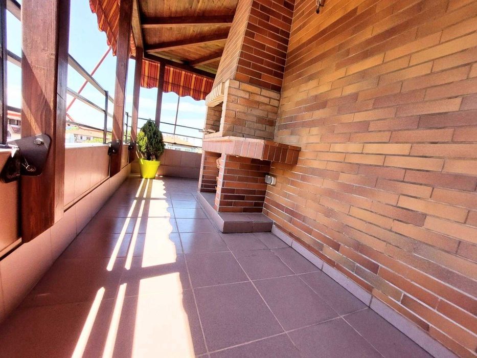 Продава се Тристаен апартамент в Пловдив, Кючук Париж - 151 кв.м за 1305 €/кв.м - Снимка #1