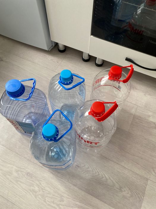 Продам 5 литровые бутылки