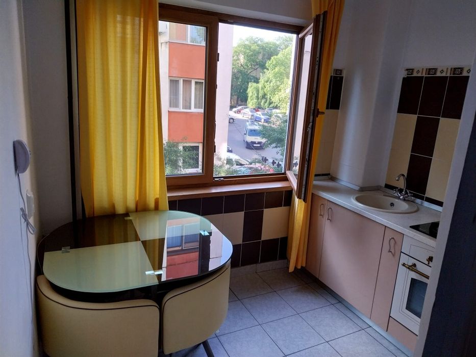 Închiriez garsonieră Valea Roșie