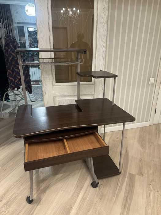 стол компьютерный