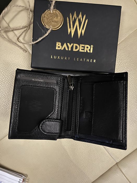 Продавам портфейли