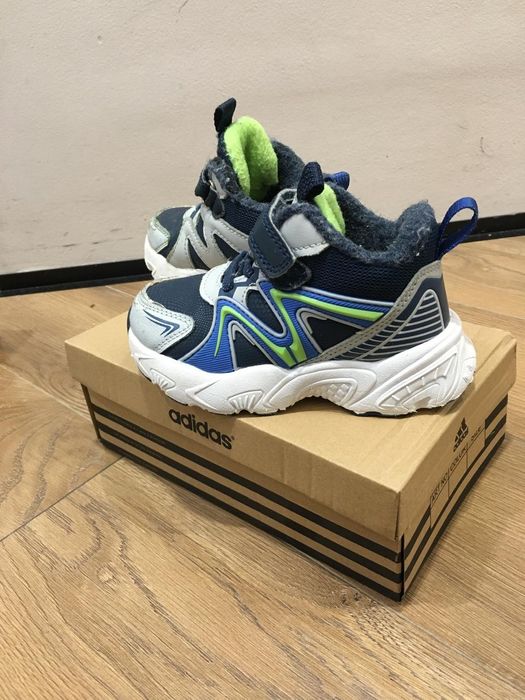 Кроссовки утепленые 26 размер