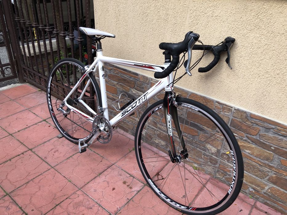 Bicicleta cursiera Scott