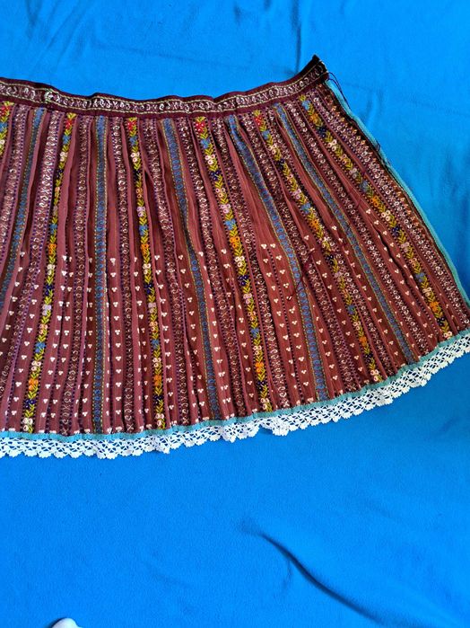 Opreg vechi  port popular specific oltenesc 65-70 ani vechime