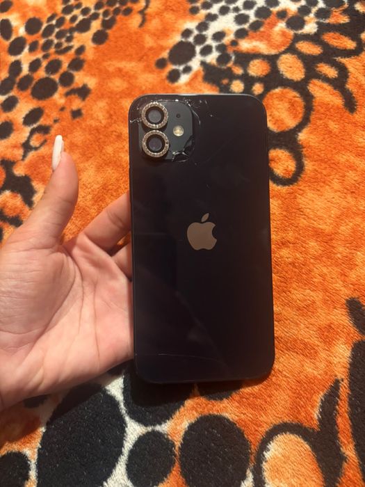 Vând iphone 12 , stare bună