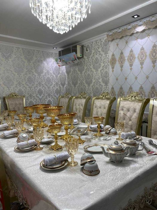 Продается! Мебель в комплекте Стол с 12 стульями Stol 12-Stul Sotiladi