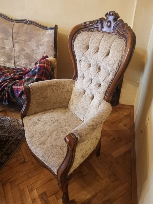 Старинен фотьойл масивно дърво