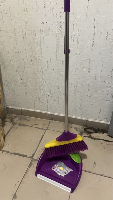 Продается метла с совком