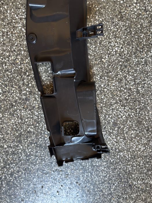 Нова кора под преден капак за Mercedes W204