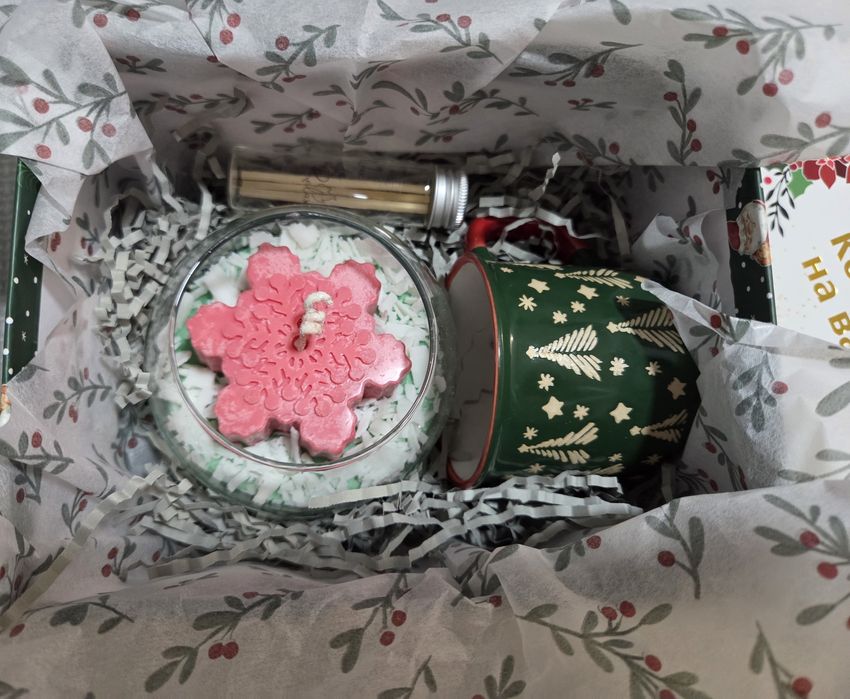 Коледна кутия за подарък