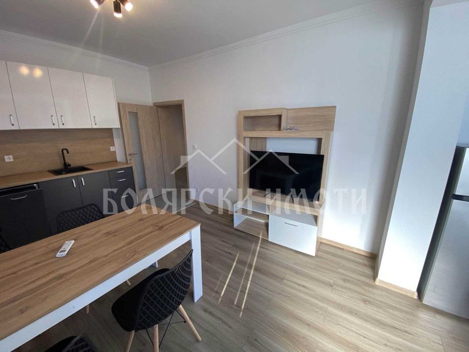 Новообзаведен офис в Идеален Център