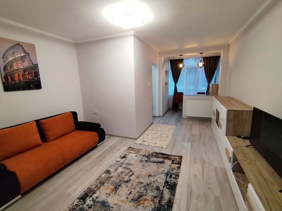 Închiriez garsoniera renovata