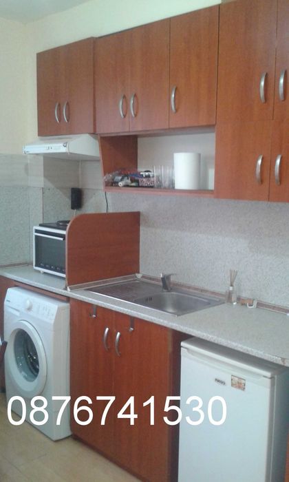 Под наем малко двустайно студио Колхозен Пазар 320 евро на 3ти етаж обзаведено