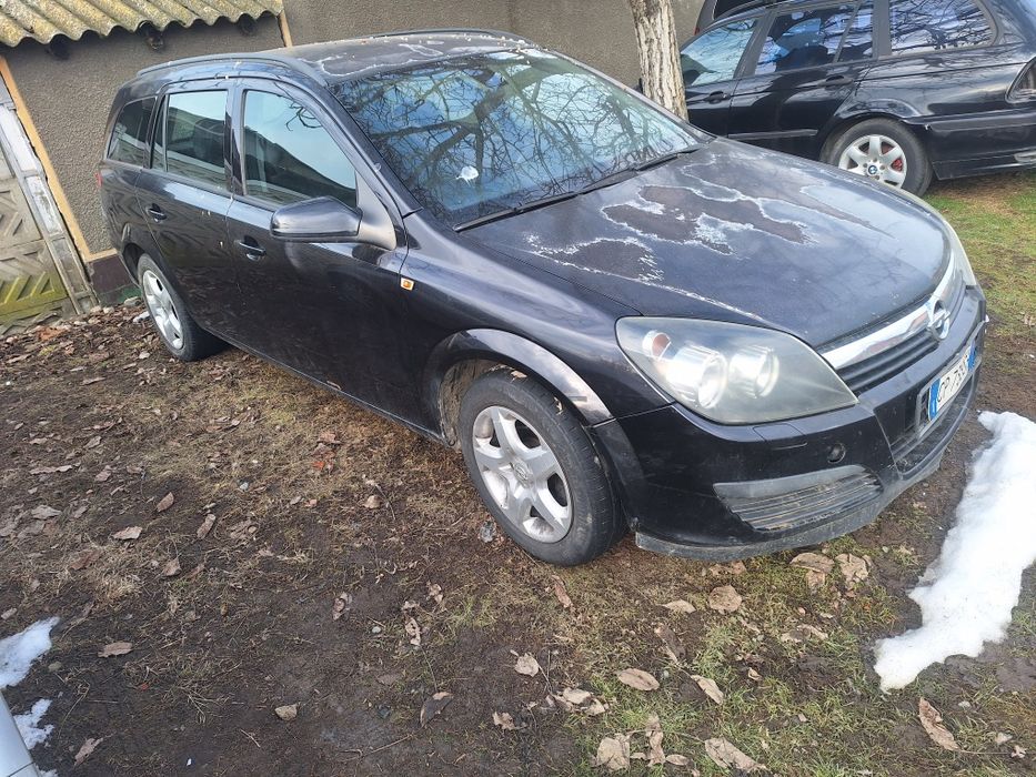 Dezmembrez opel astra h