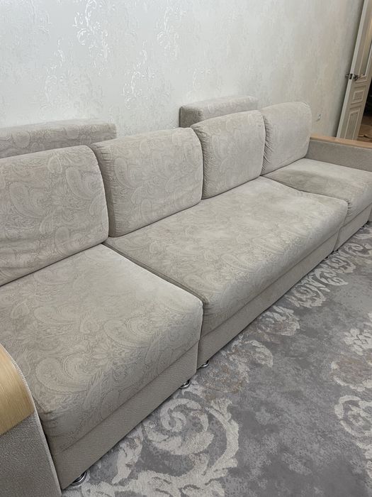 Продам диван б/у в гостинную