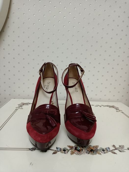 Женские туфли на каблуке