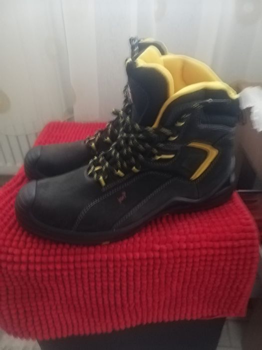 Bocanci noi de lucru cu protecție Jori nr 47