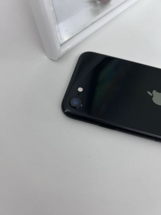 Vând Iphone SE 2020