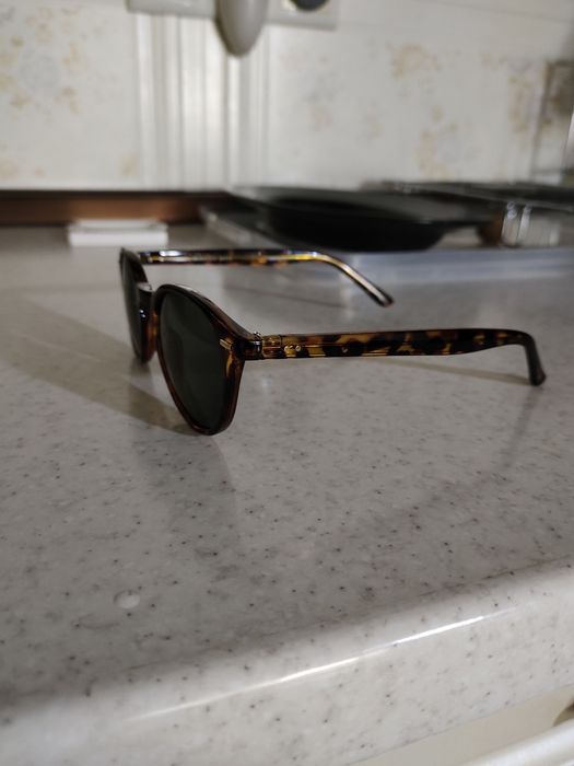 Продам солнцезащитные очки