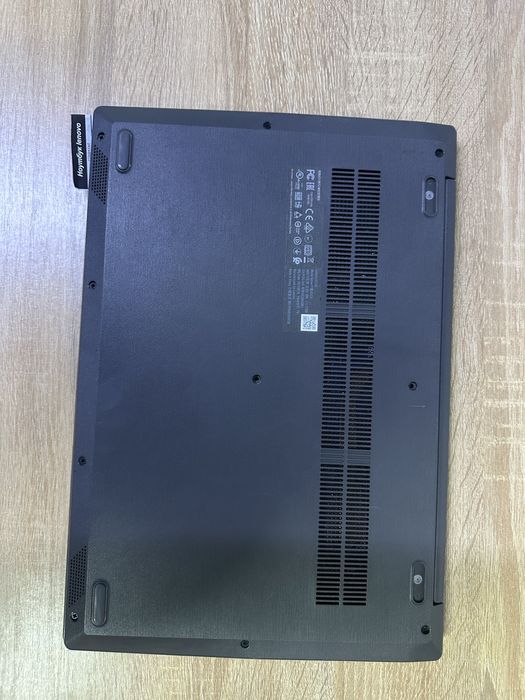 Ноутбук lenova.