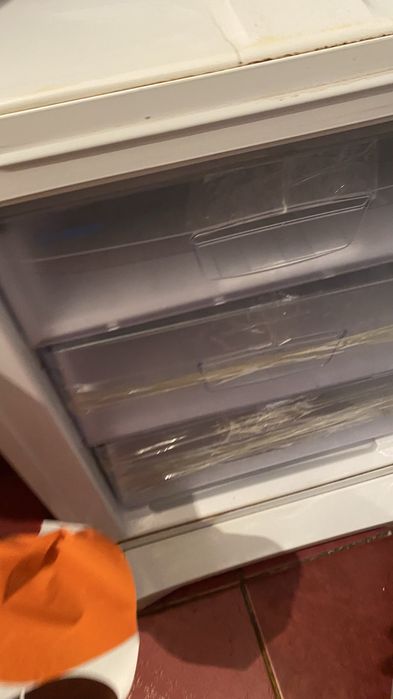 Холодильник Indesit
