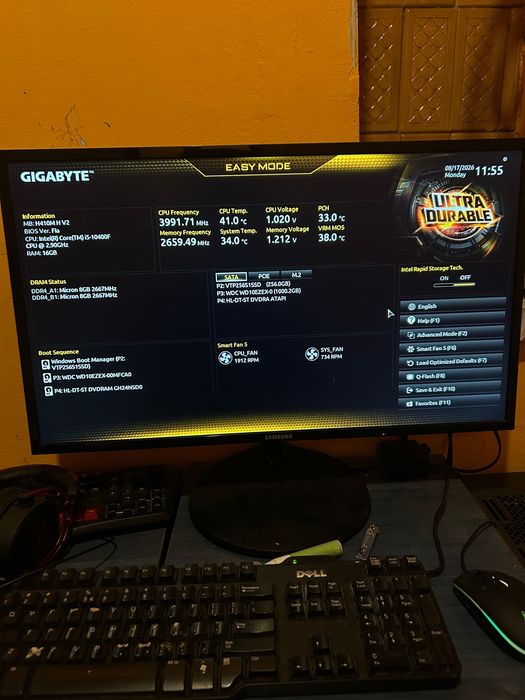 Pc de gaming cu tot cu 2 monitoare