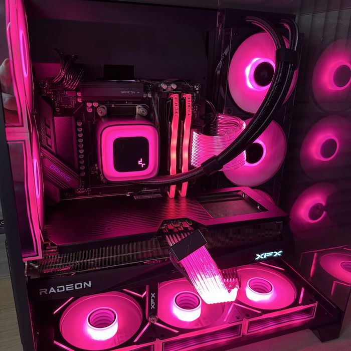 ЛИЗИНГ! Геймърски звяр Ryzen 7 9800X3D / RX 9070 XT / 32GB / 1TB SSD