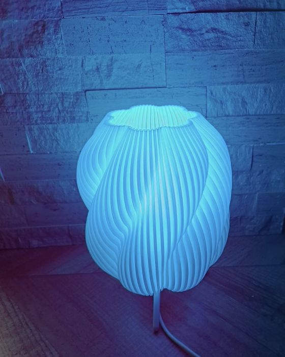 Veioza moderna imprimata 3D