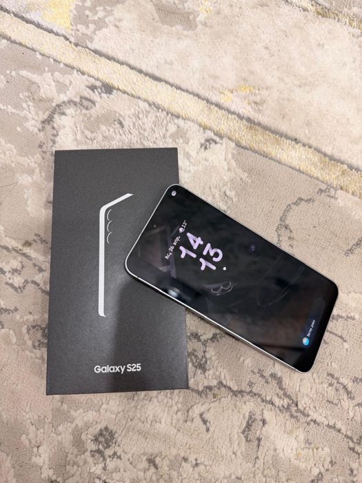 Продам айфон S25 Silver