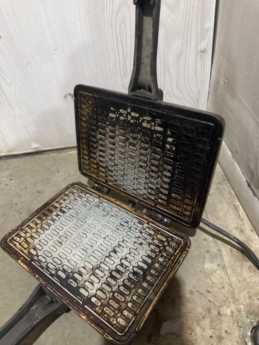 Продам вафельницу СССР.