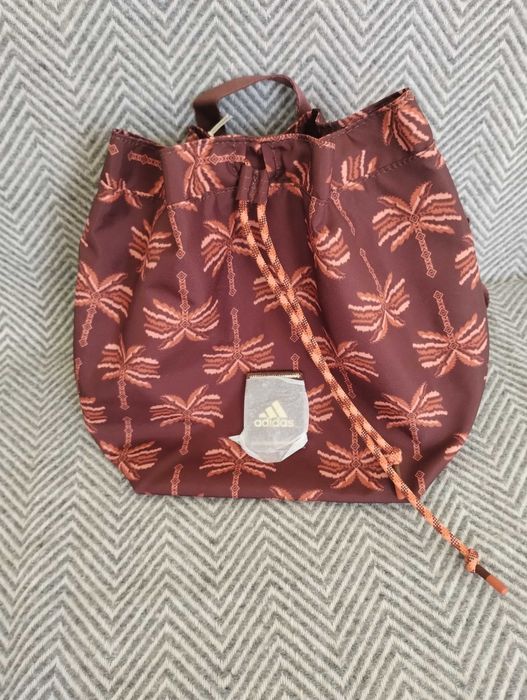 Adidas спортна дамска чанта