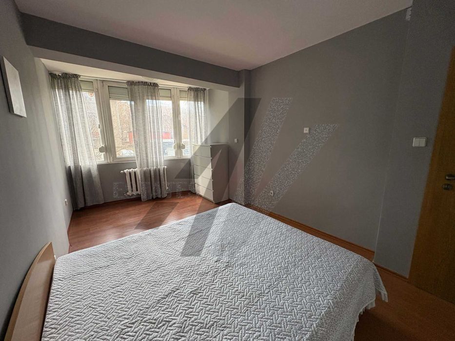 Двустаен апартамент до метростанция