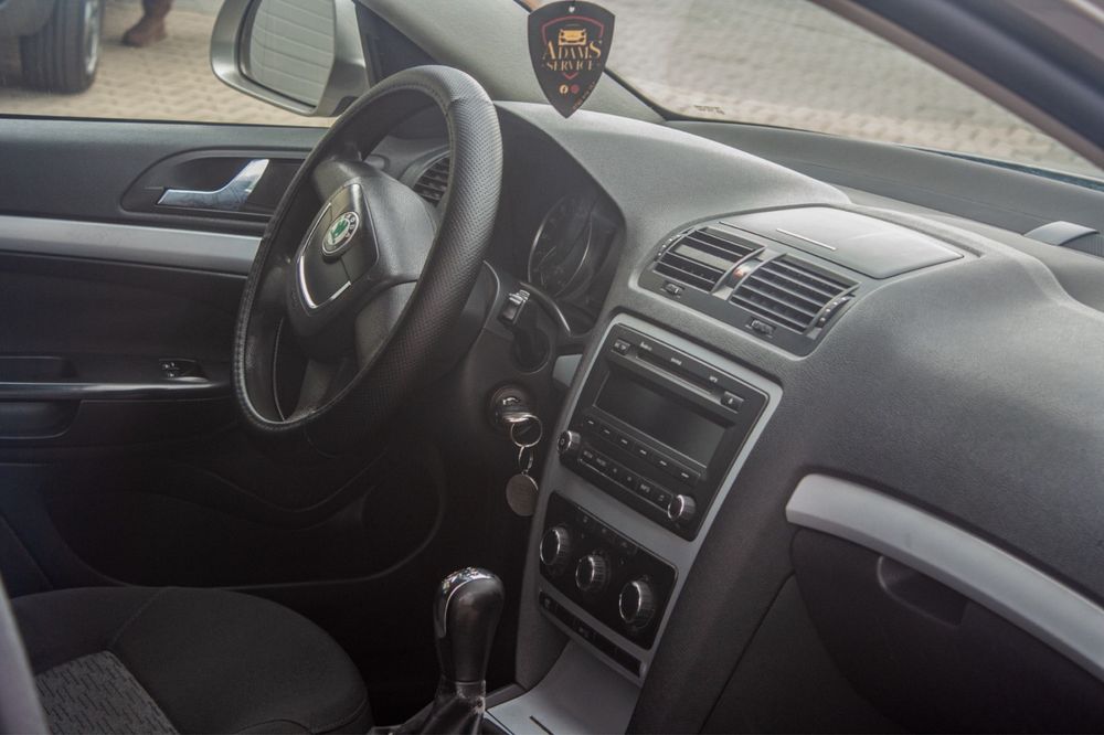 SKODA Octavia 2010 — imagine 5