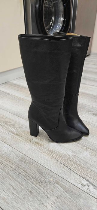 Черни ботуши Дарис, висок ток, неносени, само пробвани