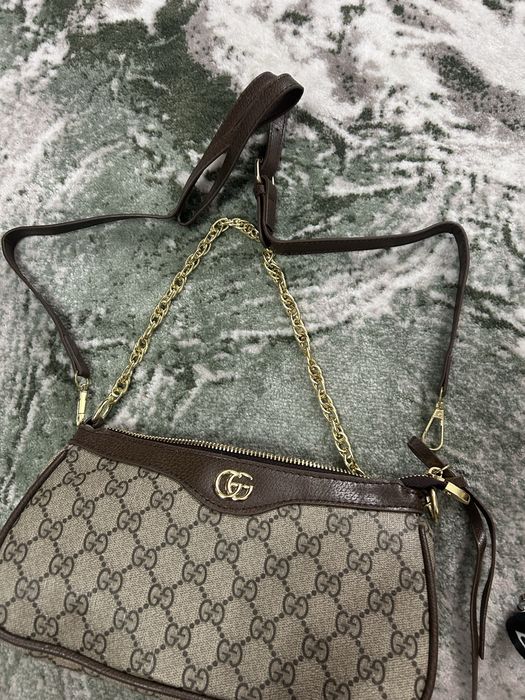 Vand geanta gucci