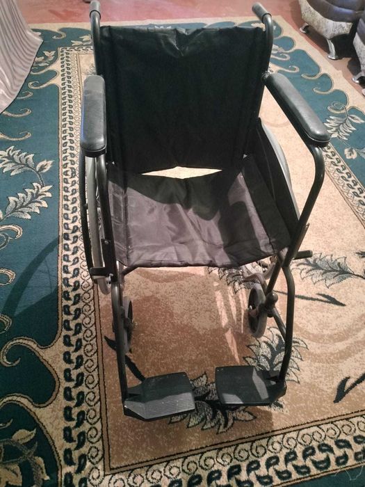 Инвалидная коляска в хорошем состоянии