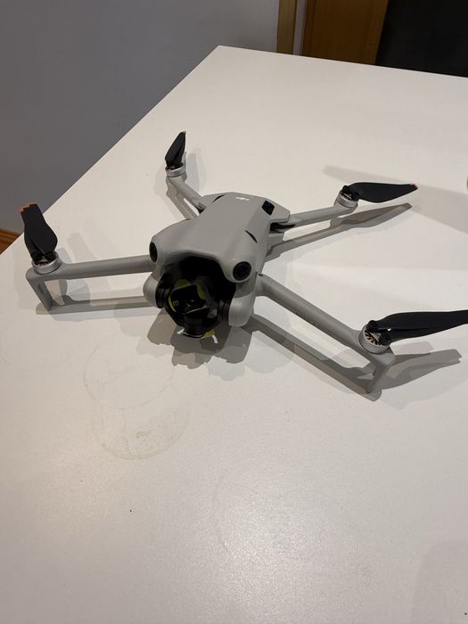 DJI Mini 4 pro noua sigilata pentru piese  placa defecta